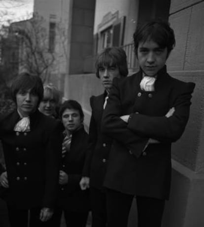 George Young (derecha) en 1967 con el grupo 'The Easybeats'