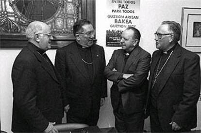 De izquierda a derecha: Ricardo Blázquez, Miguel Asurmendi, Juan María Uriarte y Karmelo Etxenagusia.