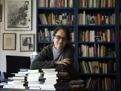 La escritora Marta Sanz, en su casa en Madrid.