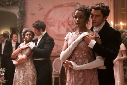 Simone Ashley and Jonathan Bailey in a scene from season two of 'Bridgerton'