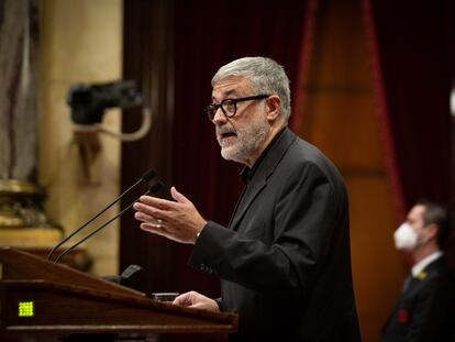 El diputado de la CUP, Carles Riera, durante su intervención en el debate parlamentario