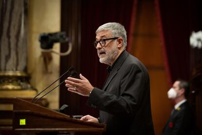 El diputado de la CUP, Carles Riera, durante su intervención en el debate parlamentario