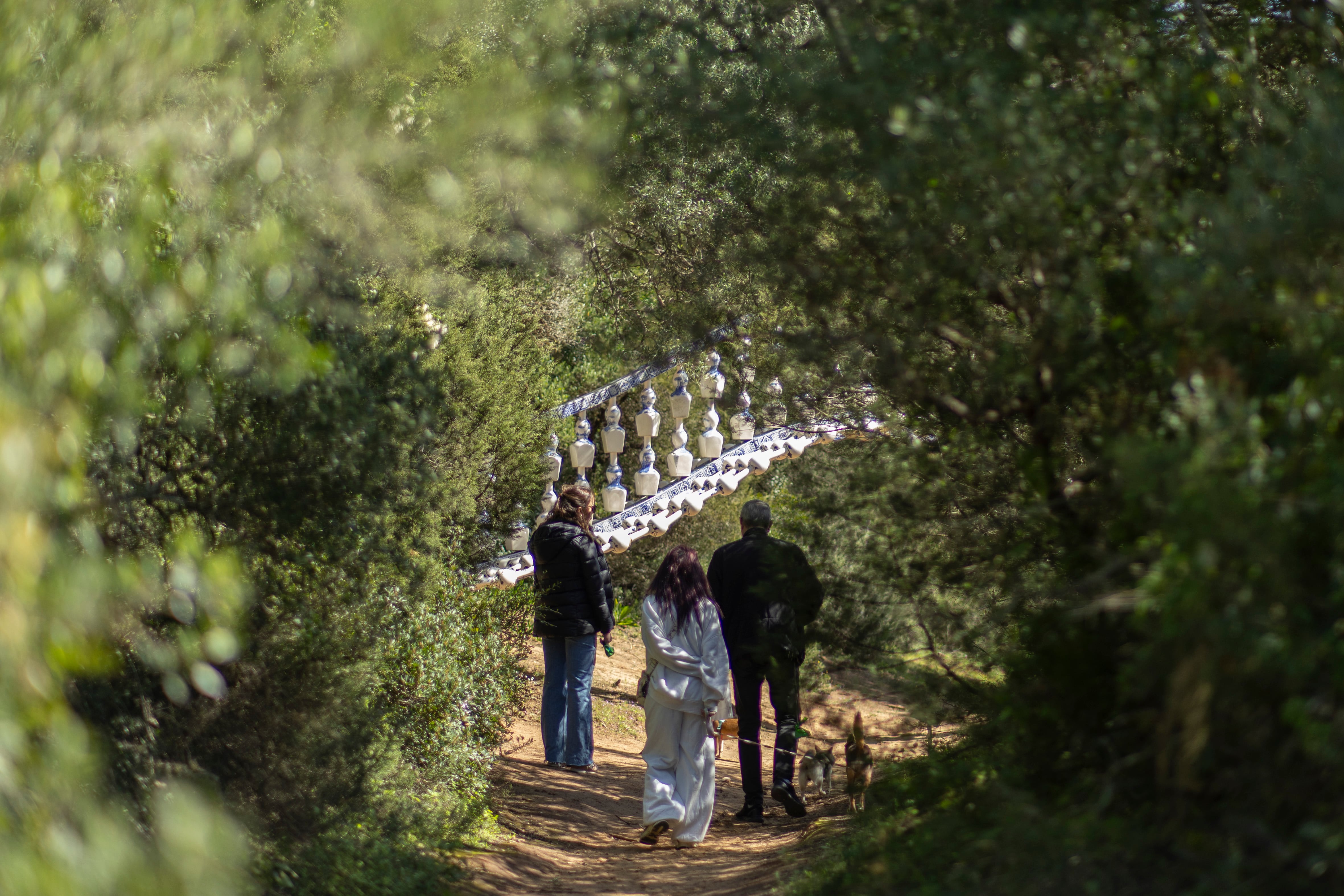 La obra 'Bridge', 2004 de Shen Yuan presente en la Fundación Montenmedio Contemporánea.