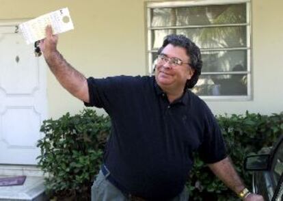 Hugh Rodham, cuñado del presidente Clinton, ayer en su residencia de Florida