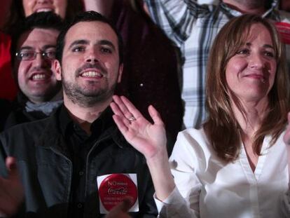 Alberto Garzón y Tania Sánchez en un acto conjunto en el Palacio de la Prensa.