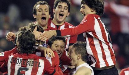 Los jugadores del Athletic celebran la clasificacin para la final.