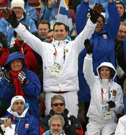 24 de febrero de 2006. El Príncipe de Asturias y su esposa, Letizia Ortiz, celebran la participación de la atleta española María José Rienda en los Juegos Olímpicos de Invierno de Turín.