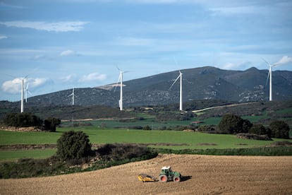 Turbinas del Parque Eólico Experimental Acciona en la localidad navarra de Barasoain.