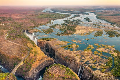 Cataratas Victoria y rio Zambeze