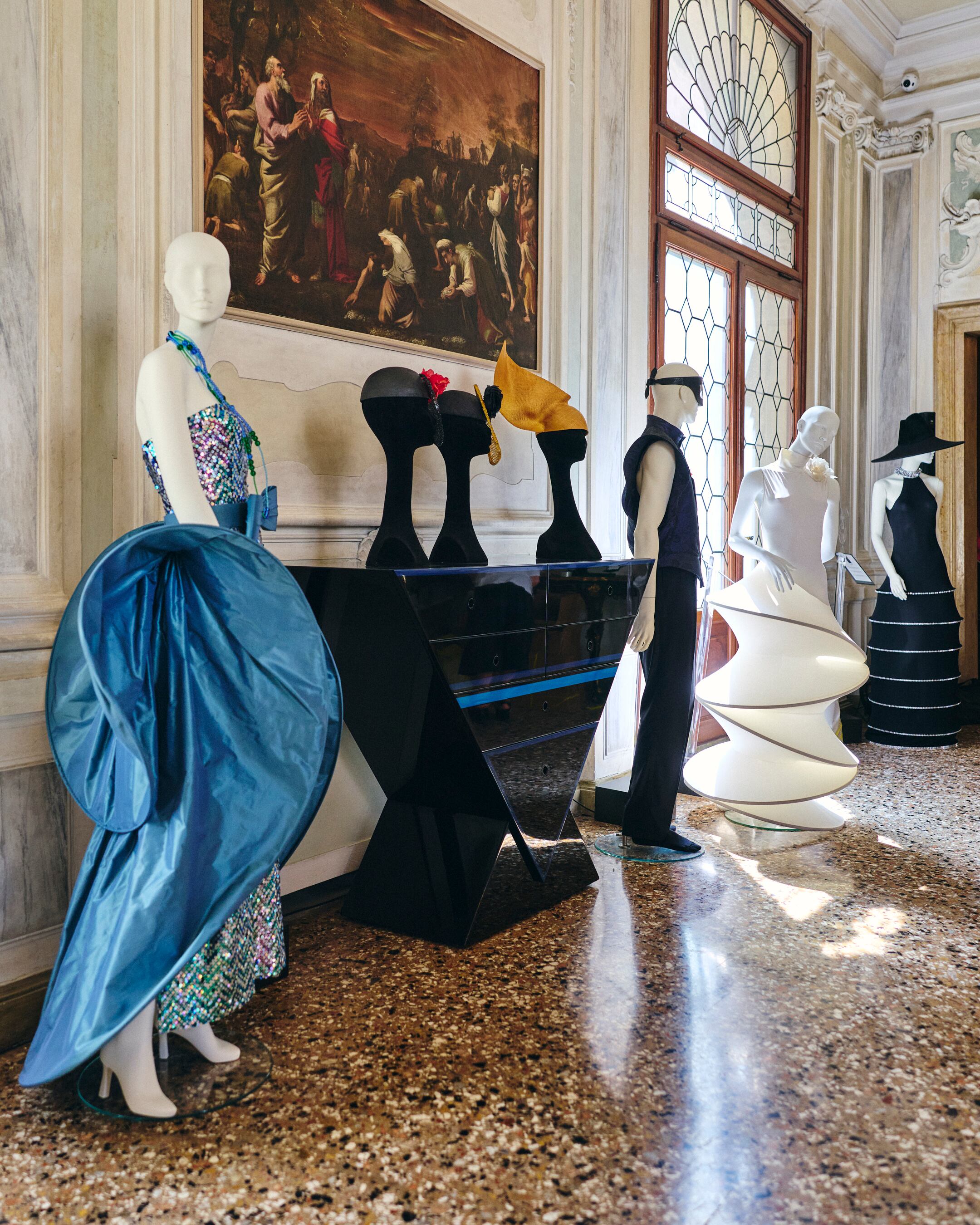 EPS 2614 ESPECIAL ARTESANIA MUSEO PIERRE CARDIN