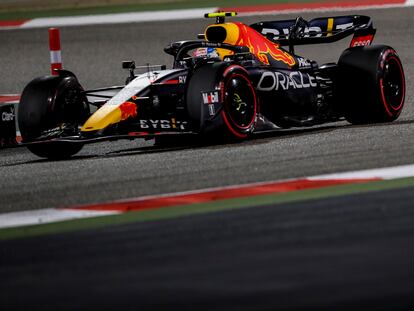 El Red Bull de Checo Pérez, durante el Gran Premio de Baréin.