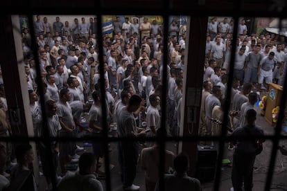 Gang members during a service in San Francisco Gotera prison.