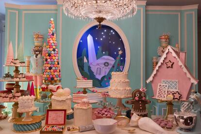 En la La China Room (sala o salón de las porcelanas​) se han expuesto tartas y galletas de jengibre, un clásico de la Navidad.