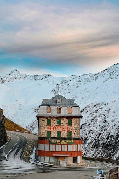 Hotel Belvédère, Suiza

Ubicado en el puerto de Furka y con el Glaciar del Ródano de fondo, actualmente está cerrado.