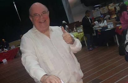 El diputado opositor Antonio Ecarri durante una votación en Venezuela.
