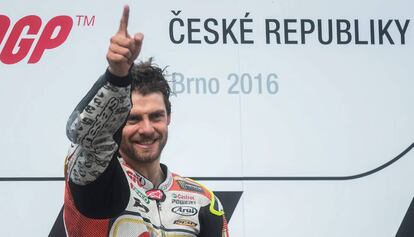 Cal Crutchlow, en el podio del GP de la República Checa.