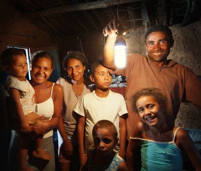 Diez países de Latinoamérica y África se benefician de la iniciativa Electricidad para Todos.