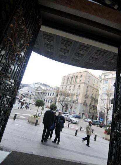 Entrada principal del hotel Palace, en la Carrera de San Jerónimo.