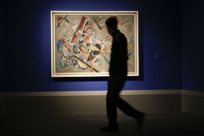 'Dans le gris' (1919), obra del periodo ruso (1914-1921) de Kandinsky.