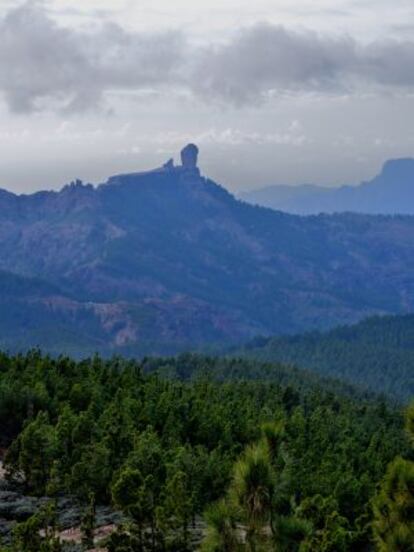 Vista del Roque Nublo desde el Pico de las Nieves, en Gran Canaria.