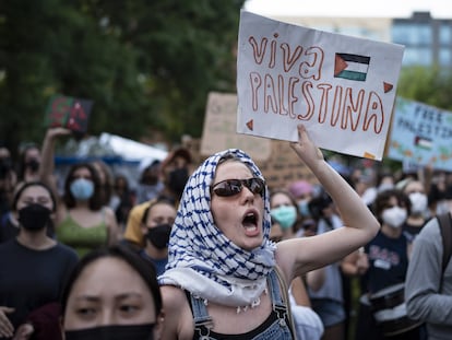 Estudiants protesten al campus de la Universitat George Washington, a Washington D.C. aquest dimarts.
