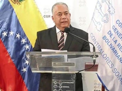Elvis Amoroso, ex diputado de la Asamblea Nacional de Venezuela, en una conferencia de prensa.