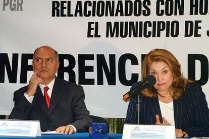 Rocatti, junto al portavoz de la Procuradoría general de la República, José Luis López Atienzo.