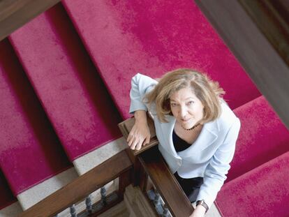 Teresa Conde-Pumpido, en la escalera del pazo de Amarante, sede del Consello Consultivo.