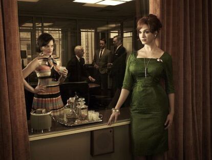 Joan y Peggy, dos de las protagonistas femeninas de 'Mad Men'