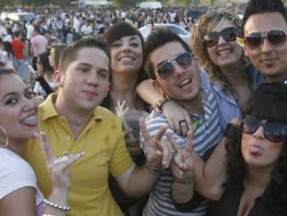 Asistentes a un &#039;botell&oacute;n&#039; en Sevilla en 2009.