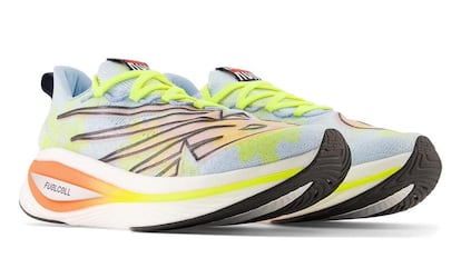 Running shoes with carbon plate