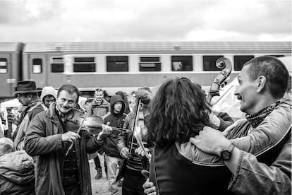 Pasa el tren, Transilvania, Rumania, 2016.