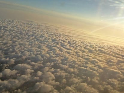 Las nubes altas de la atm&oacute;sfera, como los &#039;altocumulus&#039;, est&aacute;n formadas por agua l&iacute;quida subenfriada.