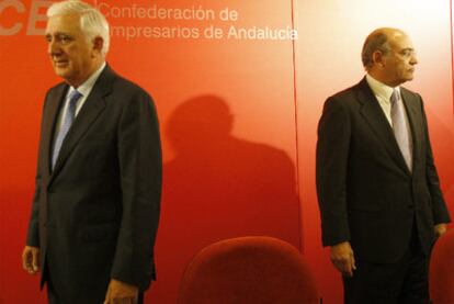 Herrero (izquierda) y Díaz Ferrán, ayer durante la asamblea de los empresarios andaluces.