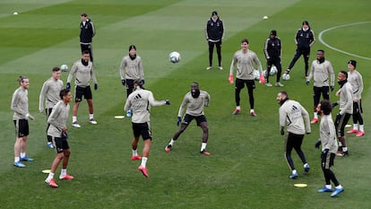 Los jugadores del Real Madrid, durante un entrenamiento previo al confinamiento.