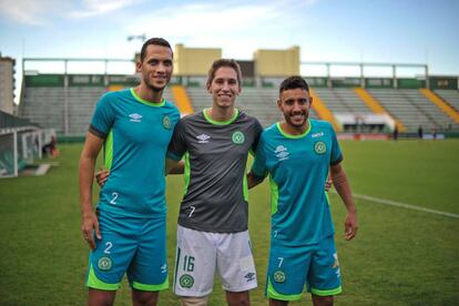 Os três sobreviventes da tragédia treinam na Arena Condá.