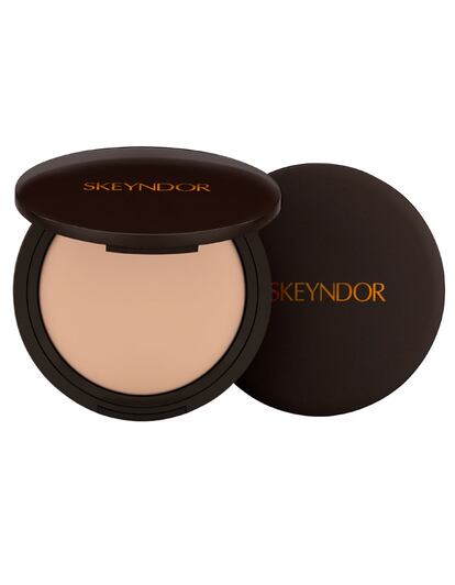 Este maquillaje de Skeyndor no solo proporciona un tono dorado a la piel sino que la protege con factor 50 del envejecimiento prematuro que provocan los rayos solares. (31,80 euros).