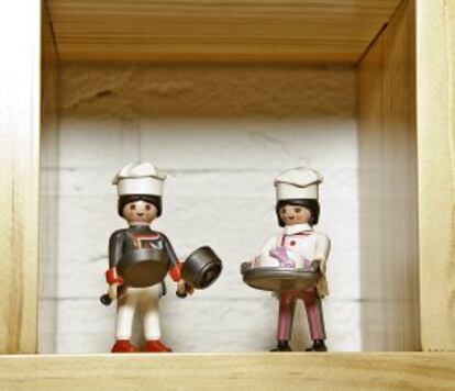 Figuras de Playmobil en el restaurante Marcano, en Madrid.