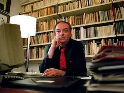 Enrique Vila-Matas, retratado esta semana en su casa de Barcelona.