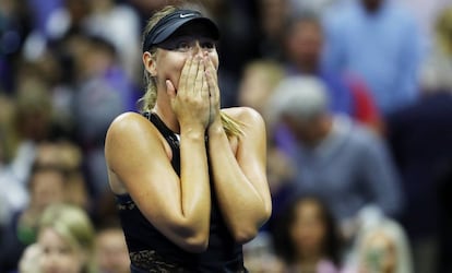 Sharapova, emocionada, tras su victoria sobre Halep.