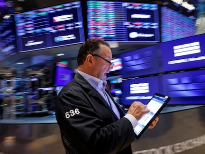 Un 'trader' en la Bolsa de Nueva York.