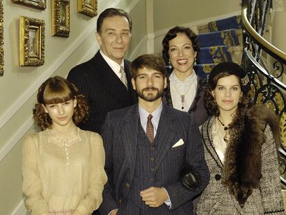 Los principales actores de la serie de TVE <i>La República. </i>