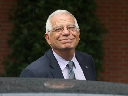 Josep Borrell, a la salida del primer Consejo de Ministros del Gobierno de Pedro Sánchez.