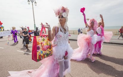 Una pasada edición del desfile del Orgullo Gay en Brighton, en la costa sur de Inglaterra.