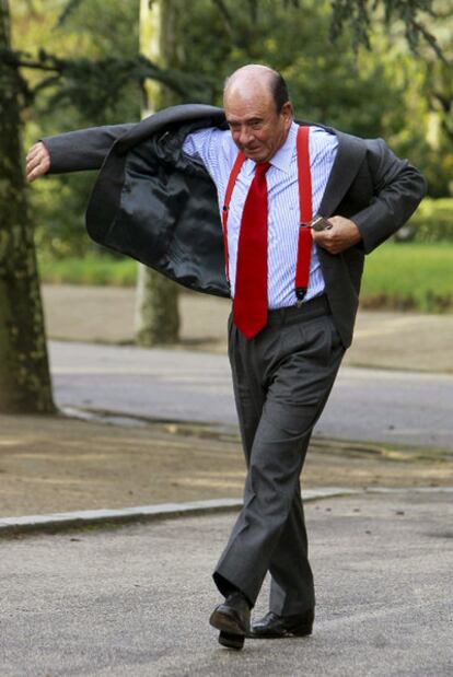 El presidente del Banco Santander, Emilio Botín, ayer en La Moncloa.