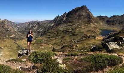 Kris Ubach, con los Pirineos de fondo.