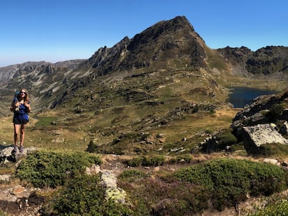 Kris Ubach, con los Pirineos de fondo.