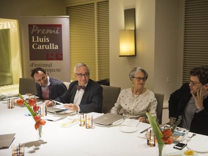 Jordi Carulla-Ruiz (izquierda), Carles Duarte, Montserrat Carulla y Guillem Usandizaga, en el acto de presentaci&oacute;n. 