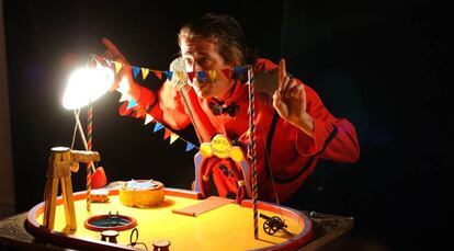 El actor belga Jean-Dominique de Kerignard, durante su espect&aacute;culo &#039;El circo de las pulgas&#039;.