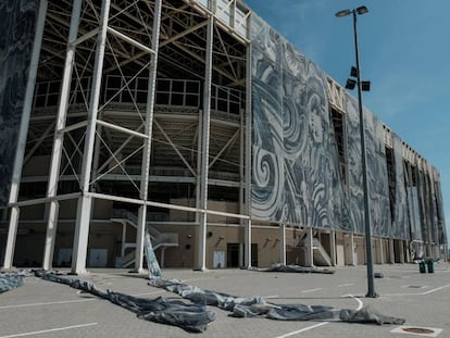 Aspecto del exterior del Estadio Acu&aacute;tico. 